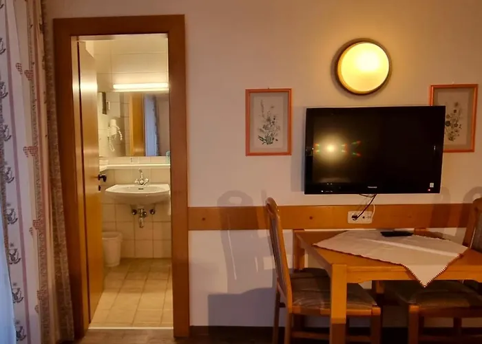 מלון Baumgartnerhof 3*